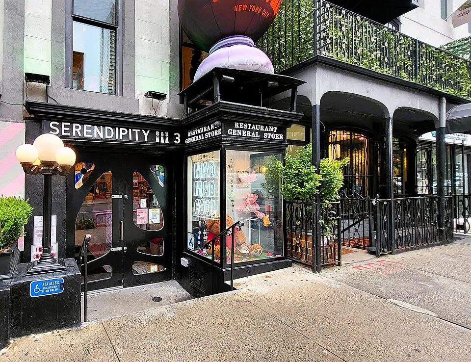 Serendipity 3, Upper East Side, NYC - exteriér